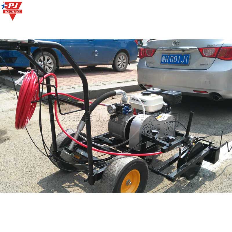 手推式塑胶跑道划线机  田径场赛道划线车 汽油动力篮球场划线机