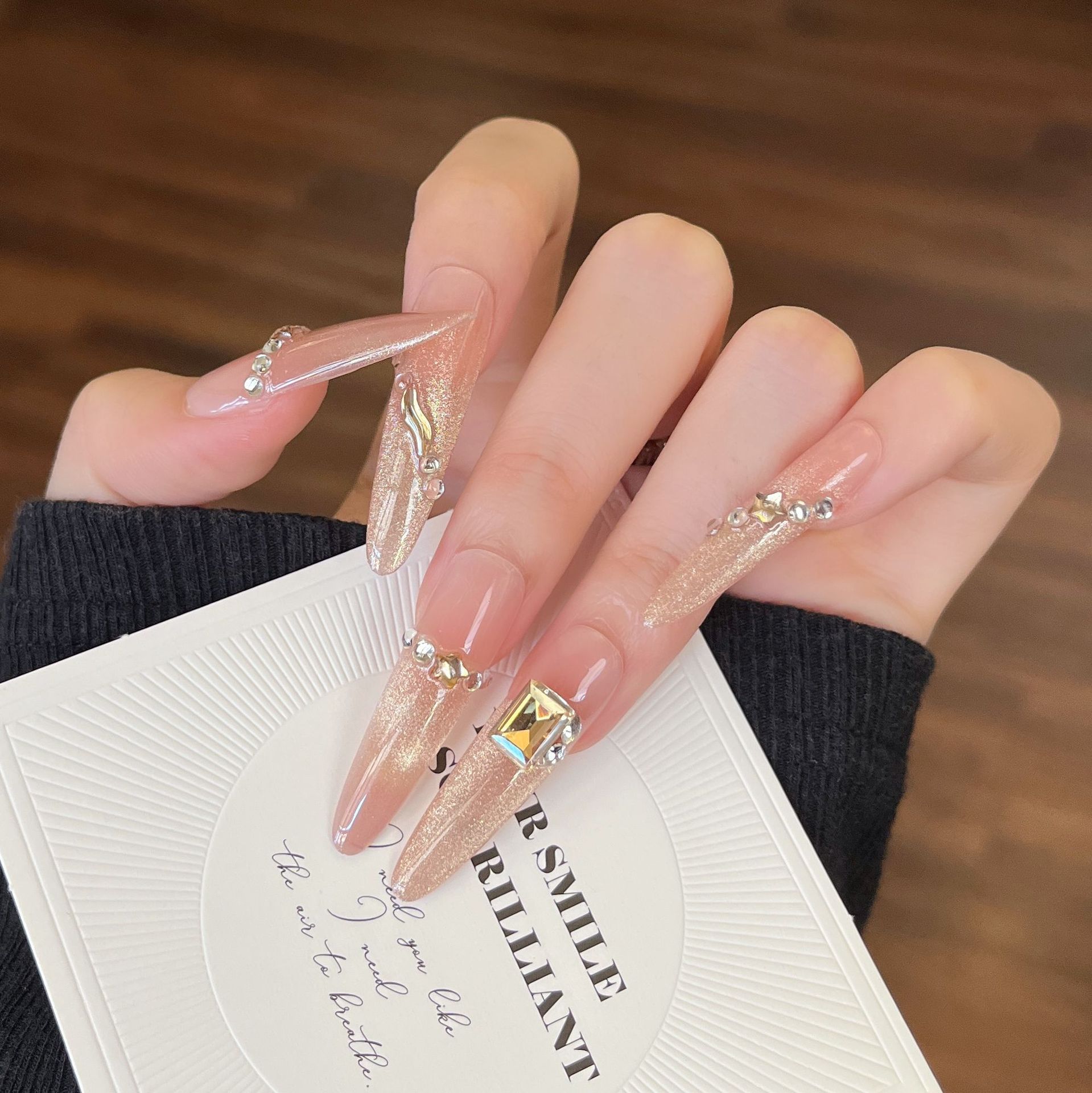 Perro hecho a mano puro usa piezas de uñas productos terminados al por mayor parches de uñas desmontables parches de uñas de alta calidad