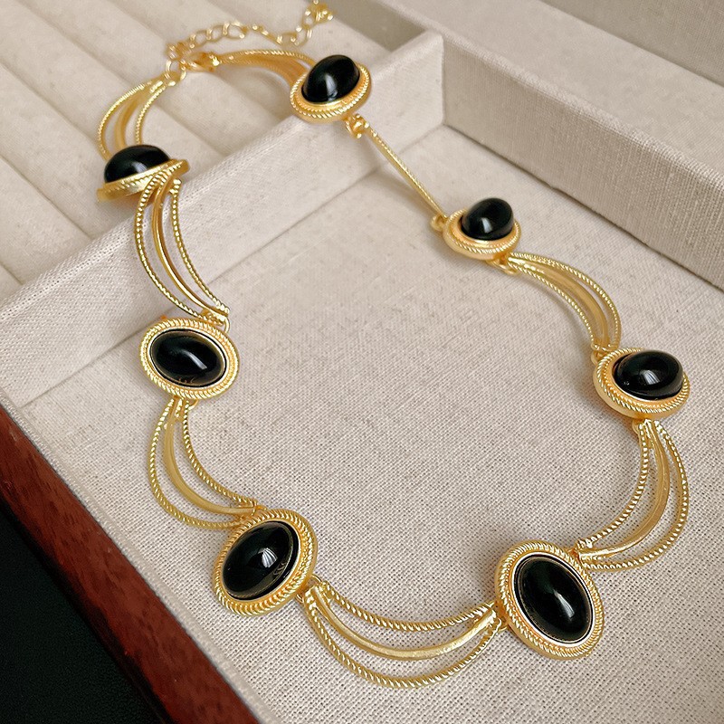 Medieval vintage diamantes geométricos oval pendientes collar ligero lujo nicho cadena clavícula juegos de joyería retro