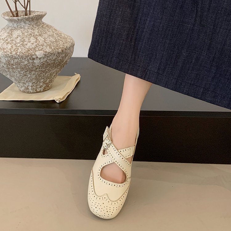 Veloc Velcro Retro Zapatos Marizhen mujer 2026 primavera y verano nuevo hueco tallado correa cruzada zapatos de sola sola plana explosión