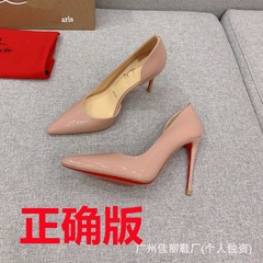 Cl裸の赤い底のハイヒールの女性の25早春の新型の外は包頭の側の空のファッションのハイヒールの細い靴の本革を着ます。
