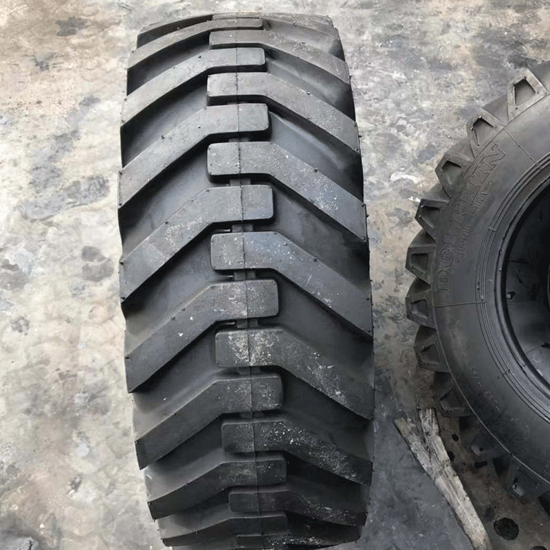 联合收割机轮胎 10.0/75-15.3农用后轮农业轮胎