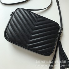 ���ڴ������Qԭ�Ώ͹ŗl�y����μ�б�����C����Ƥ������Ů��β��