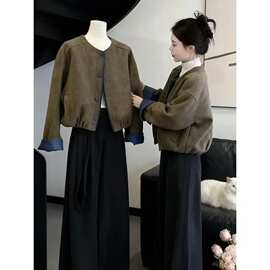甜美高级感2026秋季独特漂亮减龄绿色时尚休闲短款外套女