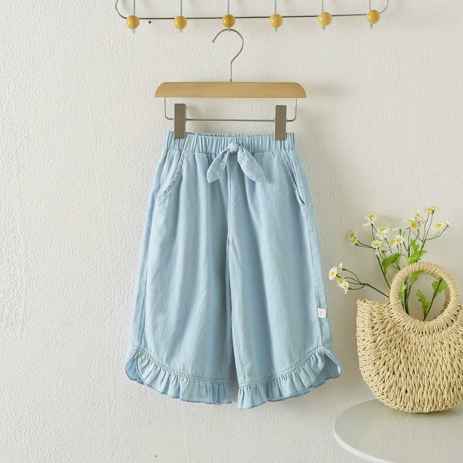 2025 весна-лето новые готовые девичьи мягкие кружевные джинсы девять точек брюки категория А детская одежда свободные из чистого хлопка 1-5 лет