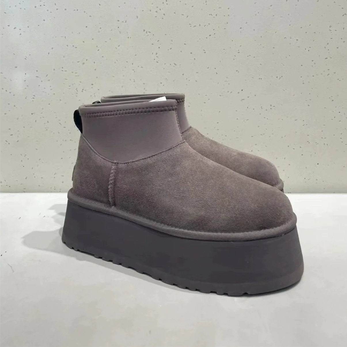 ShoeGlobe 2024 Nieuwe Mini Dip voor dames, winter dikke zool, hoogteverhogende schapenvacht, sneeuwschoen met fleecevoering, verdikte katoenen schoenen_voghion.com