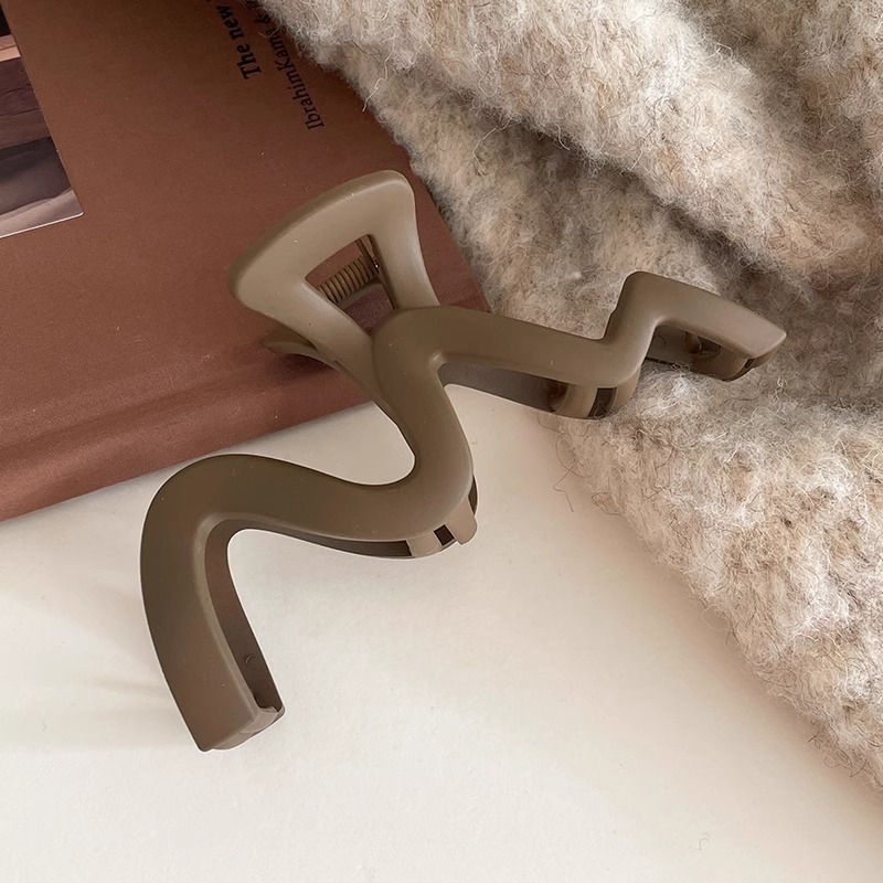 Otoño e invierno, clip de peluche Maillard, clip de tiburón en la parte posterior de la cabeza de alta calidad, volumen de cabello grande, horquilla, tocado, accesorios para el cabello para mujer