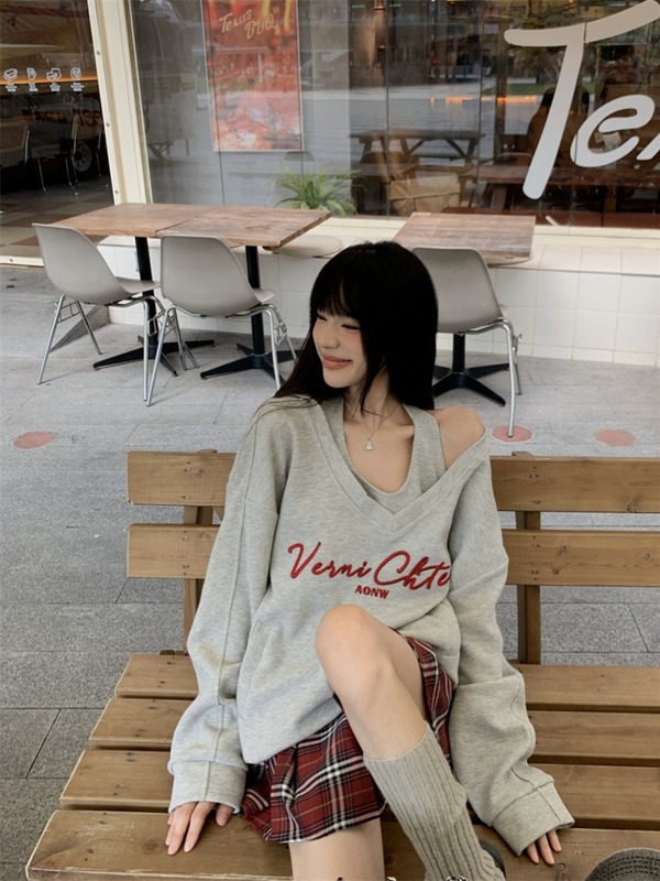 甜辣妹运动休闲V领长袖卫衣背心格子短裙女2025秋季新款时尚套装|undefined