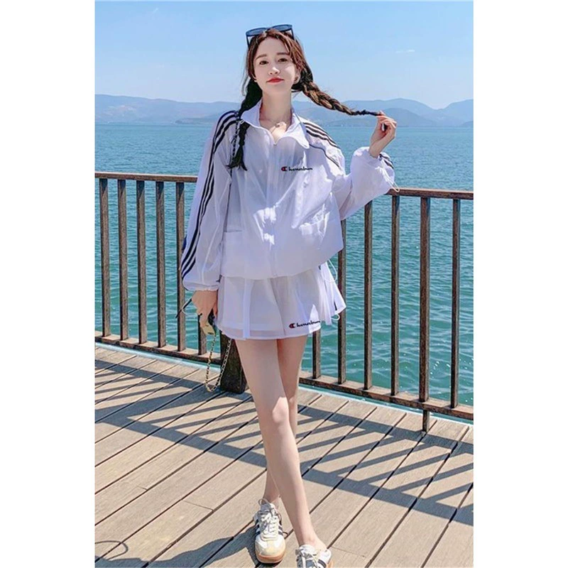 Модный и простой белый спортивный костюм для женщин, лето 2025, новая тонкая дышащая рубашка и шорты