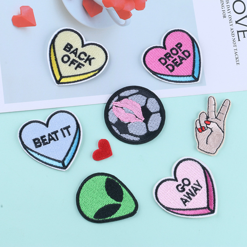 新款电脑绣花服装辅料刺绣补丁贴手指爱心外星人字母熨烫布贴