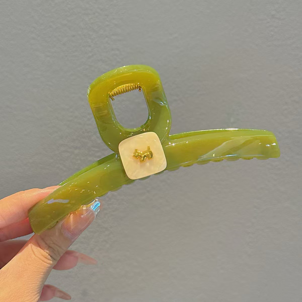 Grass green gold label puppy