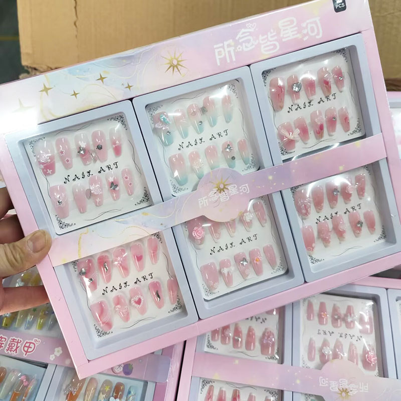 Nuevo desgaste de la serie de mariposa de uñas etiquetas de uñas niñas caja de almacenamiento transparente etiquetas de uñas falsas niñas etiquetas de uñas cortas