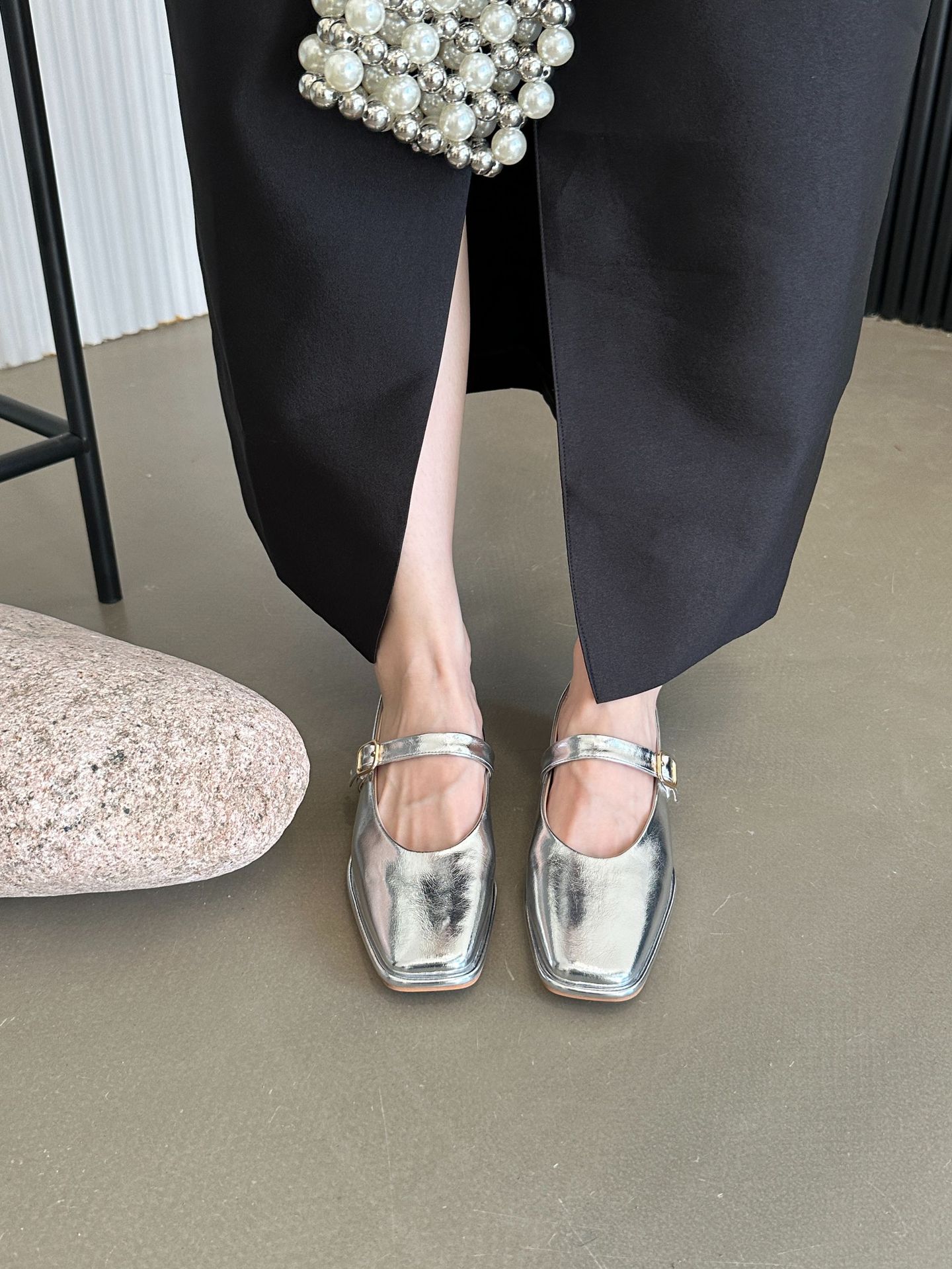 2024 frühling und Herbst Neue frauen Mary Jane Schuhe Eine linie mit Schnalle Quadratischen Kopf Flachen Boden Ballett Einzigen schuh_voghion.com