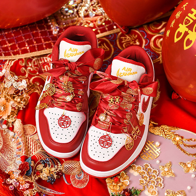 Wedding Shoes to Match the Traditional Chinese Dress, Red Bridal Shoes for the Wedding, Engagement Party Sneakers, Sports Shoes for Toasting, Men's and Women's Shoes Wedding Shoes to Match the Traditional Chinese Dress, Red Bridal Shoes for the Wedding, Engagement Party Sneakers, Sports Shoes for Toasting, Men's and Women's Shoes