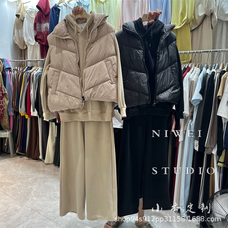 2025 Autumn and Winter Outer Wear Korean Style Wide Velvet Sweatshirt, Sweatpants and Vest Three-Piece Women's Sports Suit Foreign Trade Wholesale