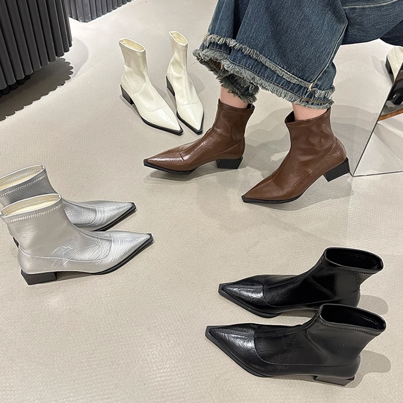 Stivali Martin dal design piccolo e sottile con tacco spesso moda donna autunno/inverno 2023 corti a punta_voghion.com