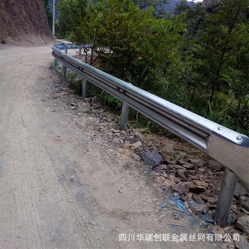 高速公路波形护栏 四川防撞护栏厂家 乡村公路护栏  波形梁钢护栏