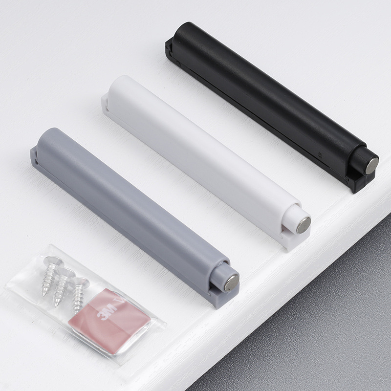 キャビネットのドアの反発器は押してもいいです。取っ手の見えないスイッチはスプリングバックします。|undefined