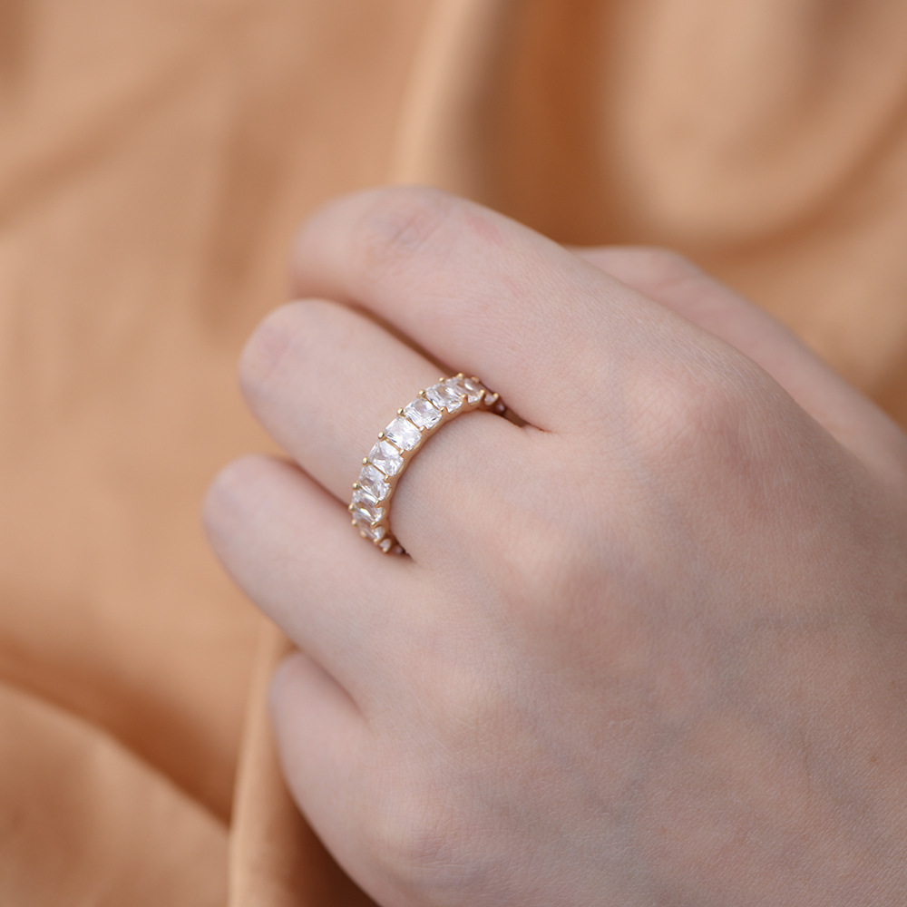 Anillo de plata de ley de circón cuadrado de moda europea y americana, comercio exterior femenino, venta caliente transfronteriza, joyería de mano de anillo de diamantes de alta calidad