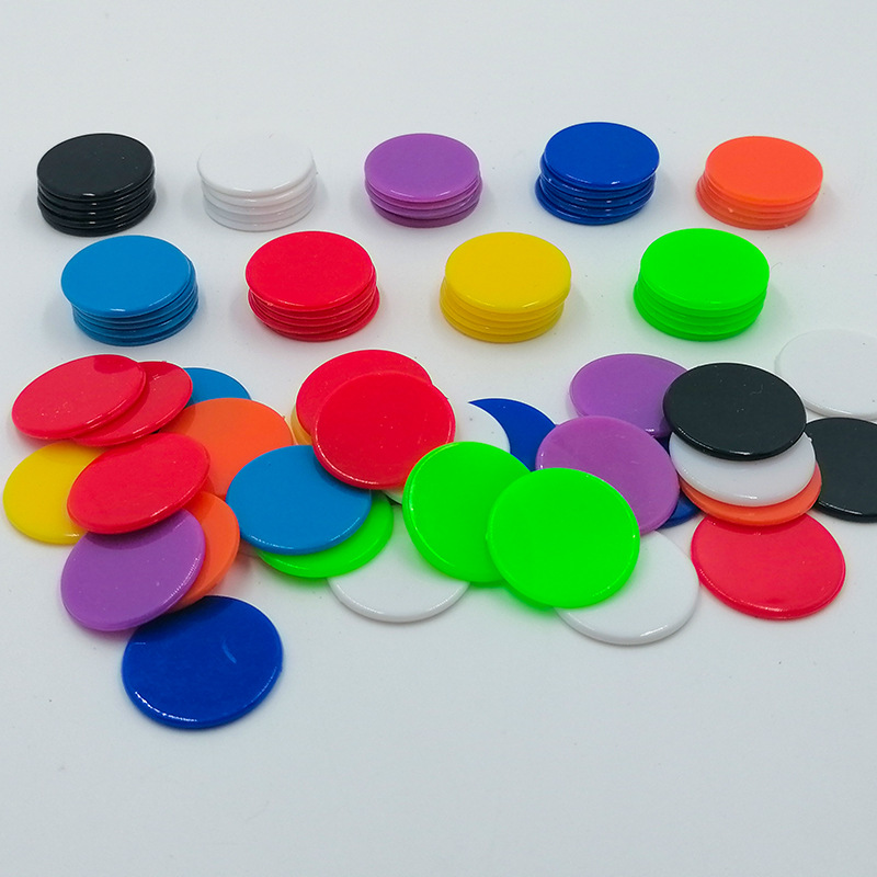 Fabricantes al por mayor 25mm chip de plástico chip de color moneda de juego accesorios de bingo enseñanza moneda de plástico