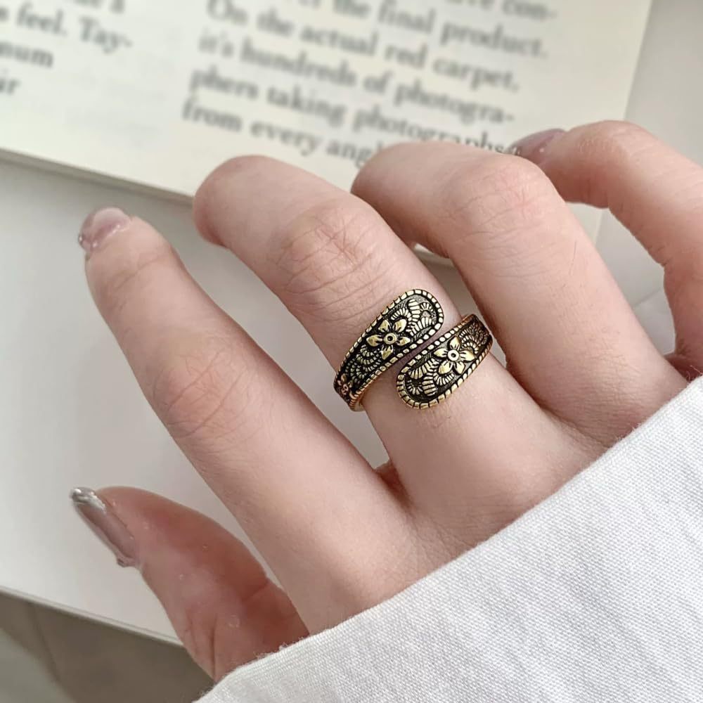 New Retro Tang Grass Pattern Ring for Women, Simple and High-End Golden Flower Ring, Personalized Cold Style Index Finger Ring