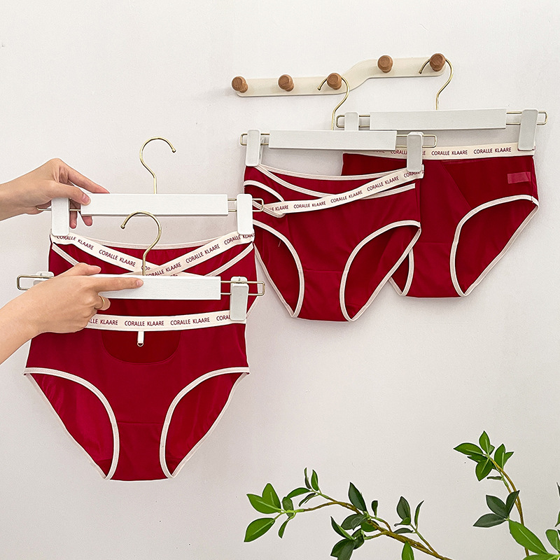 In stock rush 8336 life Red simple light luxury girl mid-waist underwear New Year wedding sexy briefs