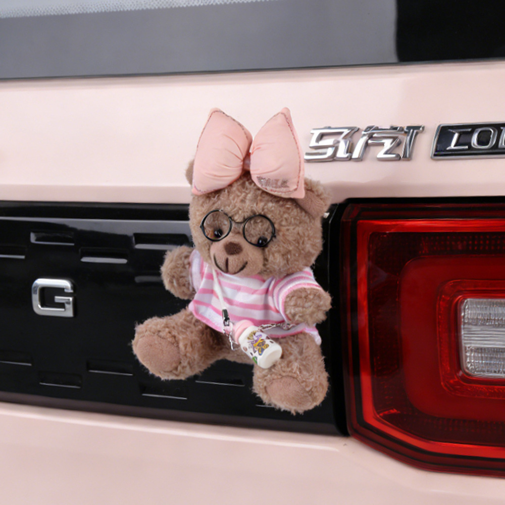 Colgante de coche Colgante trasero Dibujos animados lindo oso trasero trasero muñeca adorno pegatina baúl fuera del coche muñeca