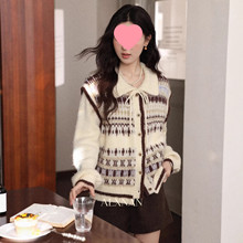 鹿向「雾漫菱格」羊毛费尔岛假两件杏色毛衣女秋冬内搭针织上衣