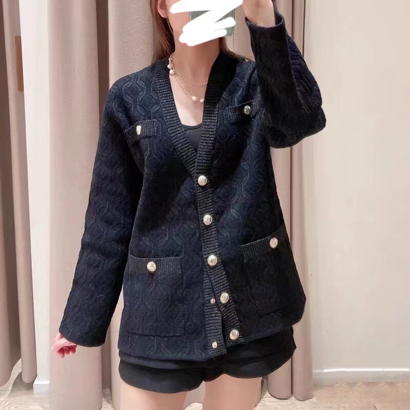 Fa Shan M 2022 Fall/Winter New Vintage Jacquard Metal Buckle V-Neck Knitted Cardigan Jacket for Women