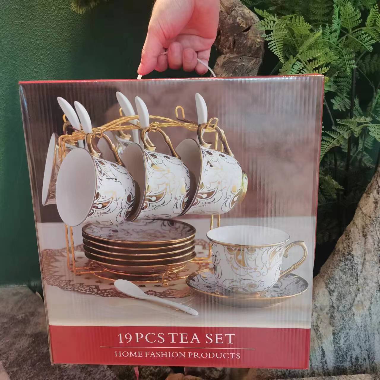 Chapado en titanio creativo de estilo europeo taza de café de cerámica hogar británico taza flor taza de té decoración traje