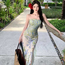 跨境性感辣妹华丽繁花气质海边度假开叉修身扭纹抹胸连衣裙1141