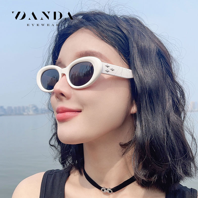 Douyin Venta caliente TR gafas polarizadas S23101 Gafas de sol de ojo de gato de alta gama Gafas de sol GM con remaches de estrellas retro