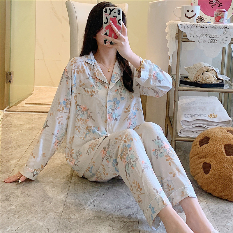 연한 녹색 파란색 꽃