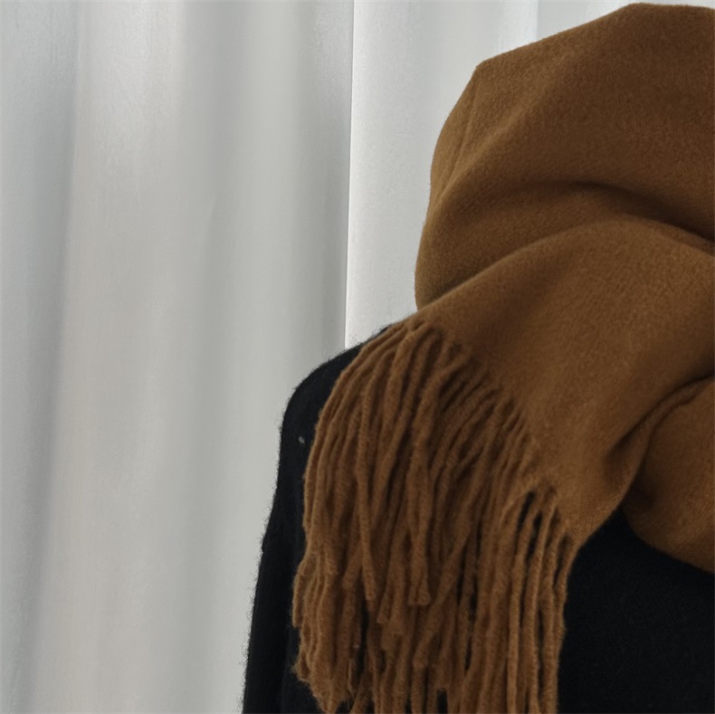 2023 nouveau monochrome pour femme, style décontracté japonais coréen, écharpe chaude, châle à la mode, peau de mouton d'automne et d'hiver_voghion.com