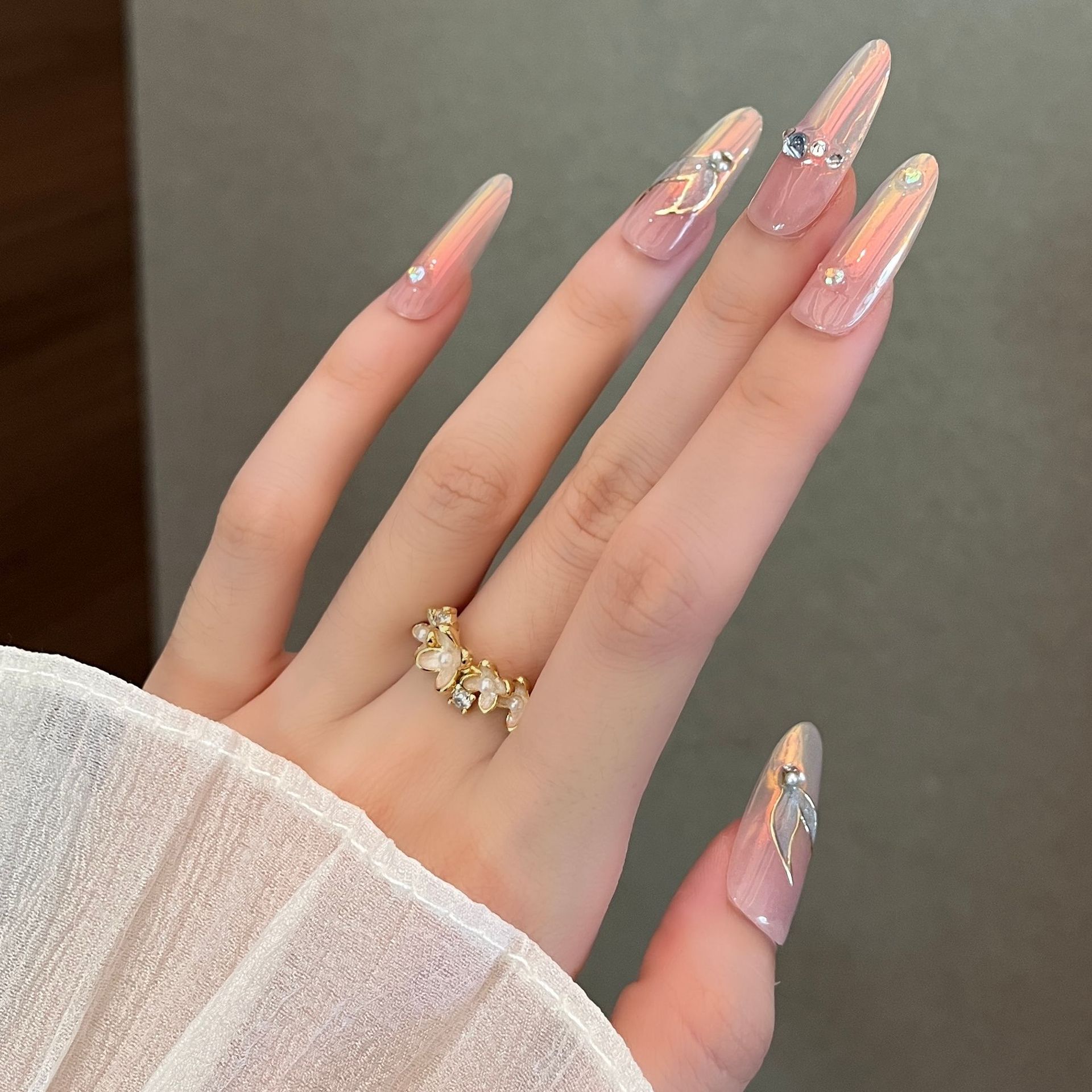 Manual pura sirena de mermaid usa piezas de uñas elípticas 2026 nuevo estilo de alta sensación de invierno y otoño uñas falsas