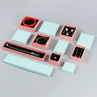 �Ʒ���{�w�۵�����b�н�ָ����朵������C�Y��һ�����l����
