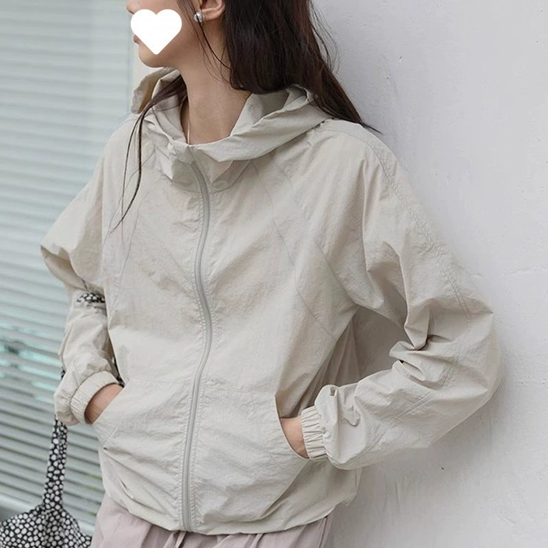 Летняя солнцезащитная одежда с защитой от УФ-лучей, женская тонкая короткая куртка, новинка 2025 года, универсальная дышащая повседневная модная солнцезащитная одежда