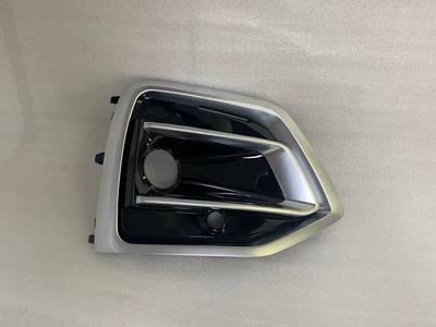 Suitable for Audi Q5L fog Light frame - silver-right