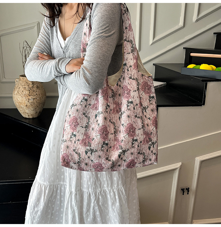 Summer new black and white floral fabric bag, large-capacity, artistic and laid-back style single-shoulder bag, fashionable and versatile crossbody bag undefined
