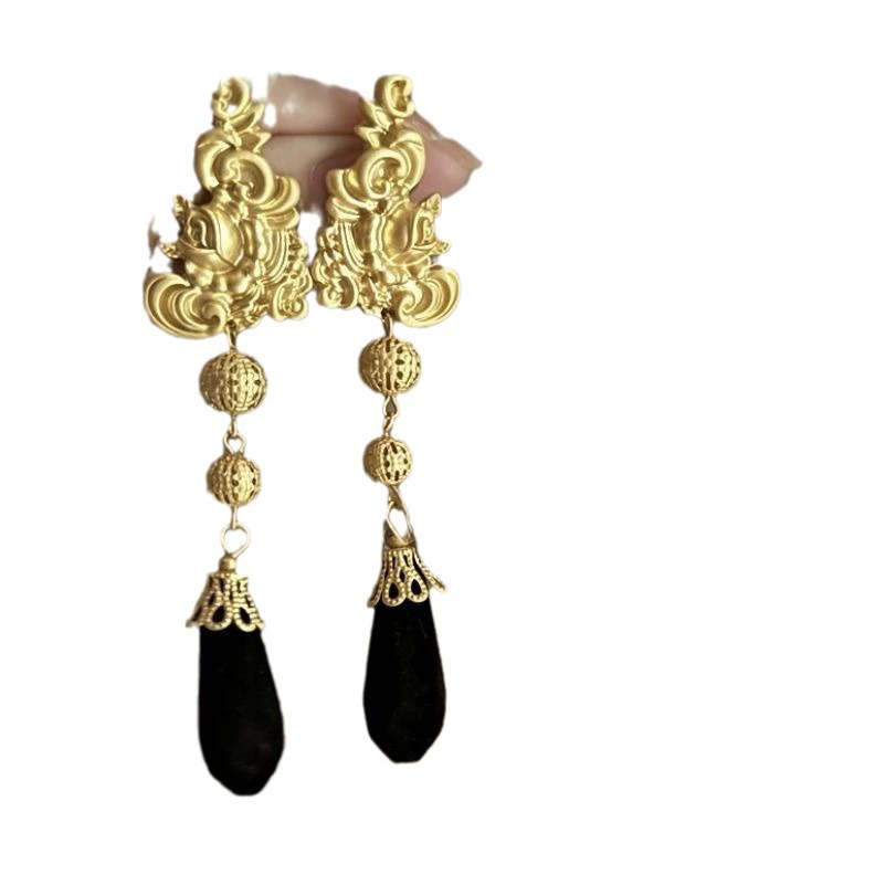 Retro atmospheric black earrings, french style, wide color palette