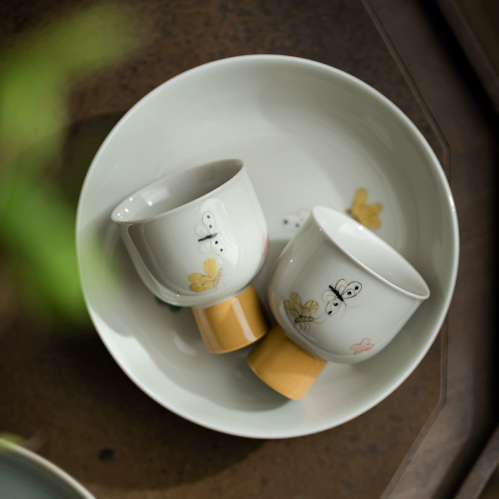 泥人述 [草木灰手绘招蜂引蝶高足杯 釉下彩蝴蝶蜜蜂品茗杯茶室茶杯]