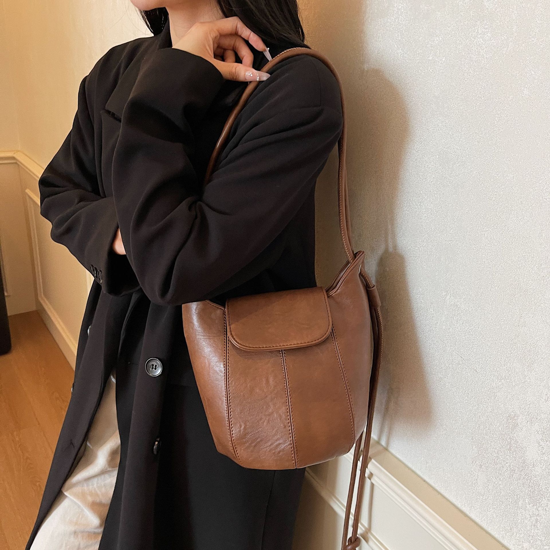 Fashion Single Shoulder Bag Crossbody Bag Women Versatile Bucket Bag High-End Casual Commuting Underarm Bag Cross-Border Trade