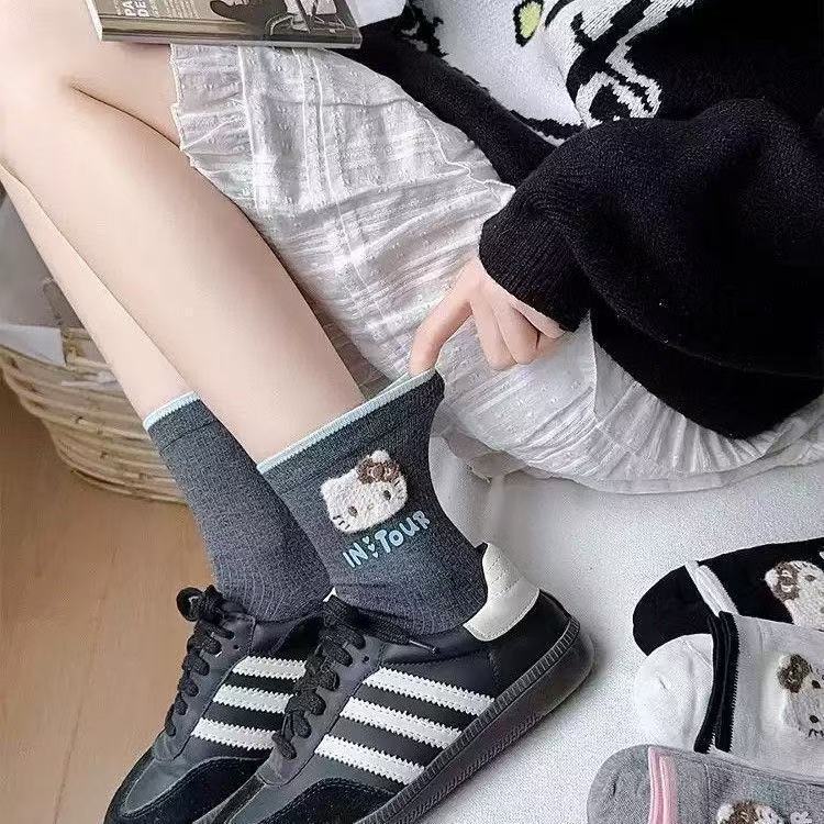 KT Gato calcetines coreanos dulces y lindos dibujos animados japoneses otoño invierno calcetines de pila de letras estudiantes
