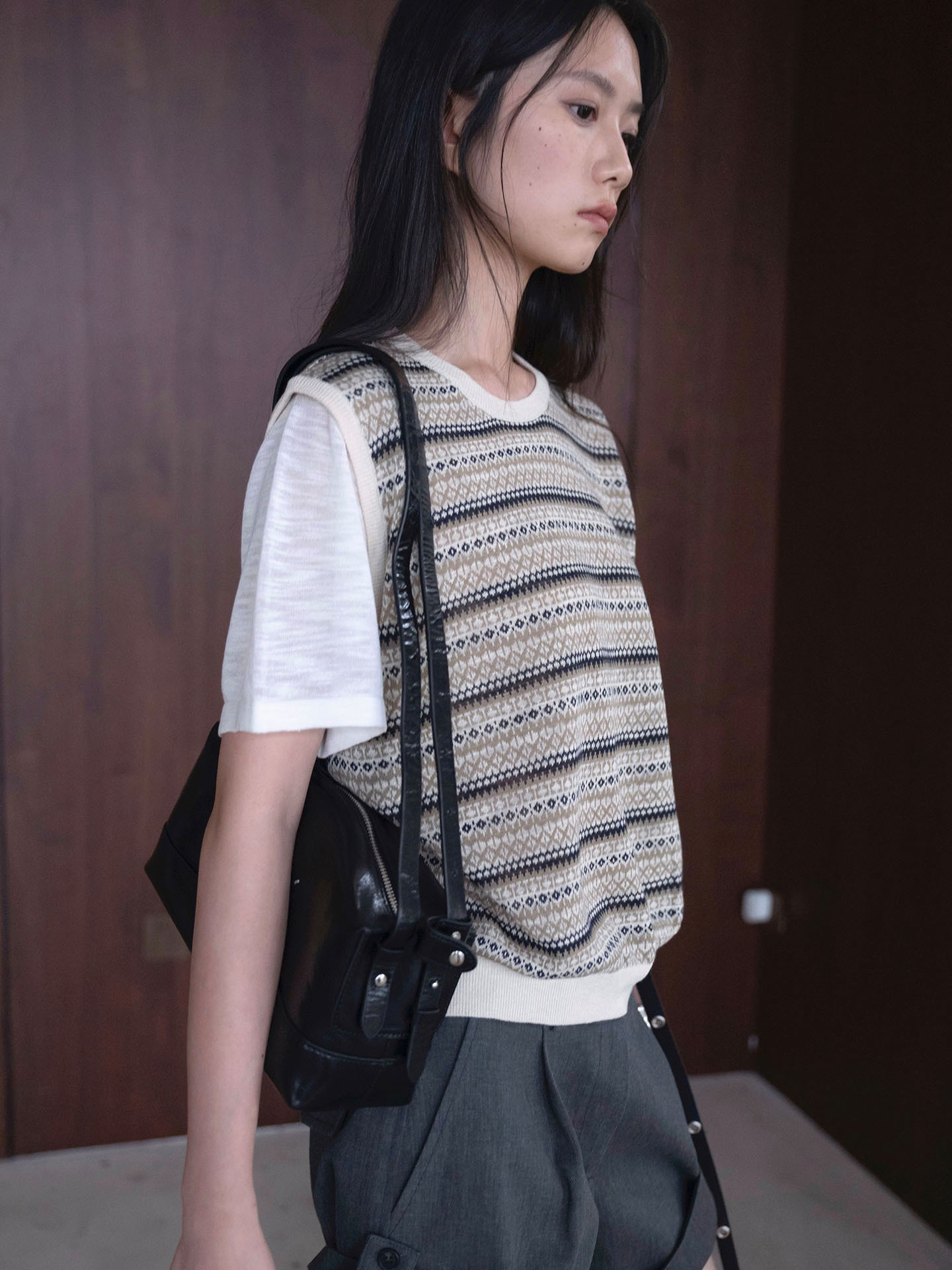 Summer Japanese retro design T-shirt with a round collar
