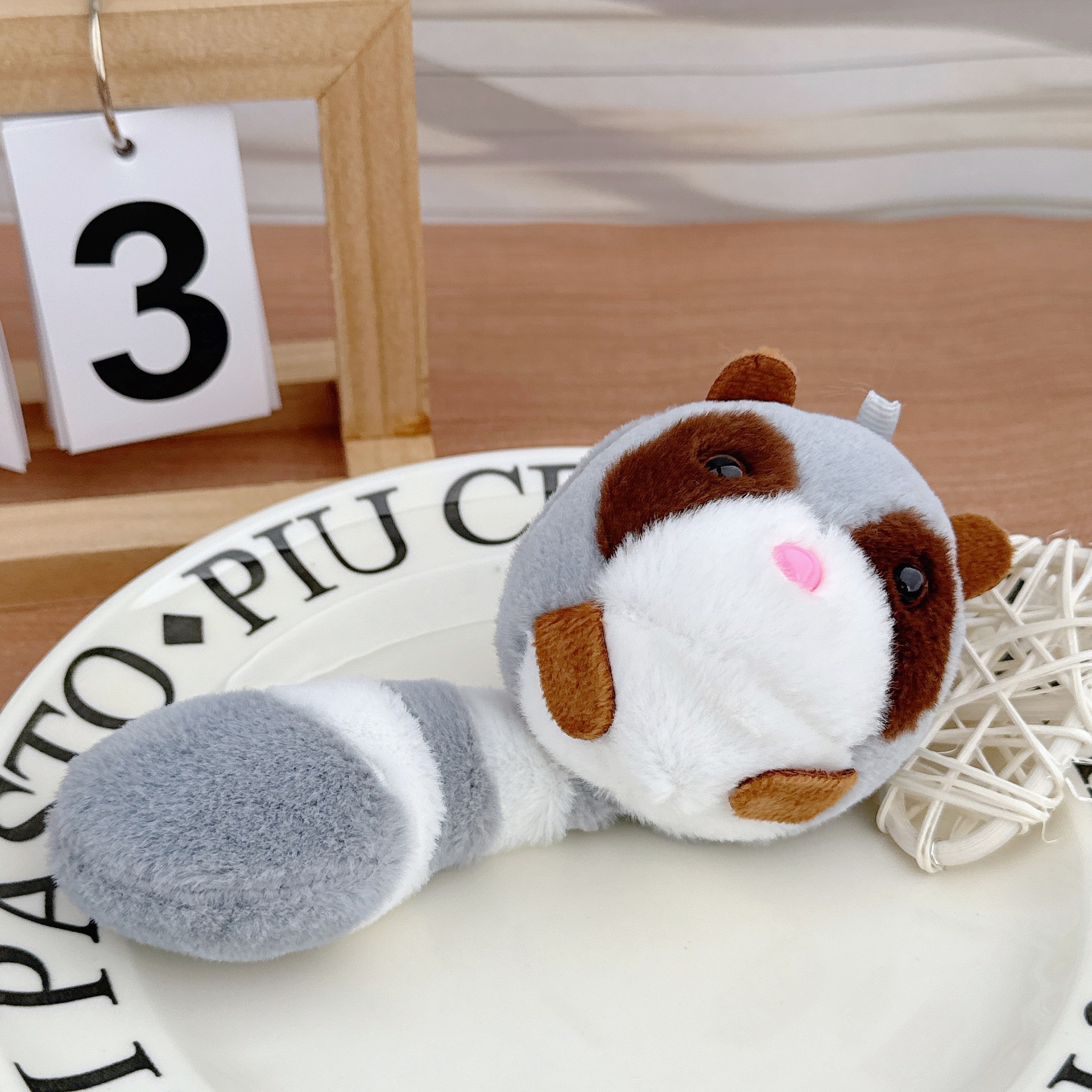 Juguete de peluche transfronterizo Qiwei bolsa de oso llavero colgante de mapache hombres y mujeres pareja llavero muñeca