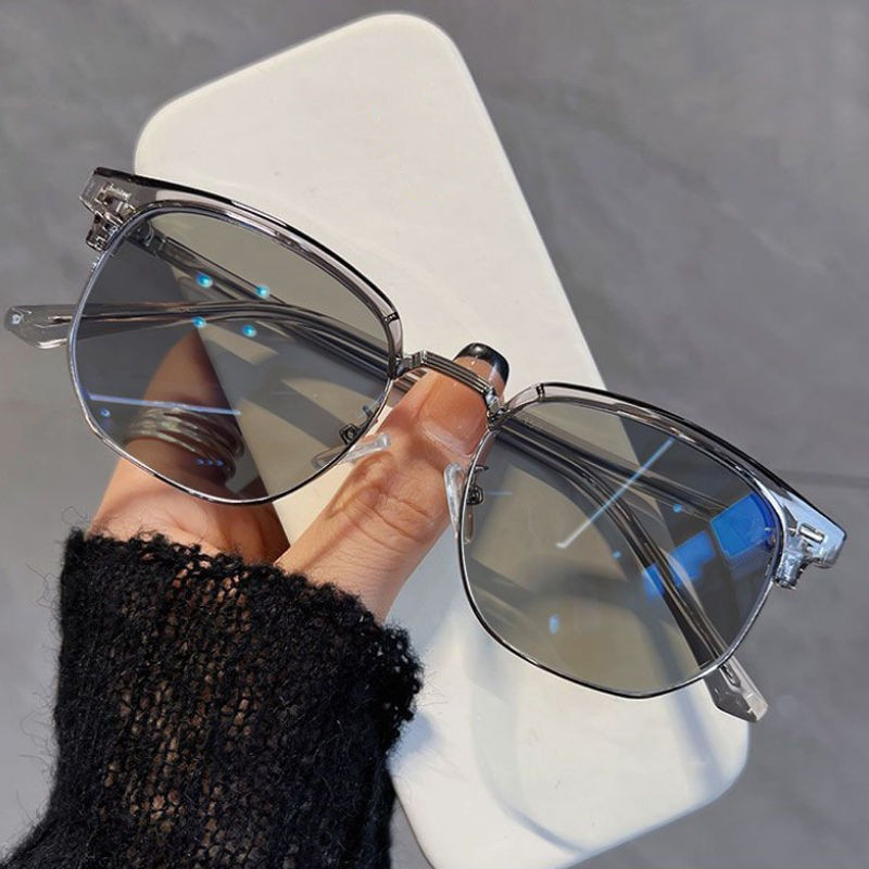 Gafas de media montura que cambian de color fotosensibles para hombres, cara grande, gafas de miopía de moda anti-luz azul, las mujeres pueden equiparse con ojos planos