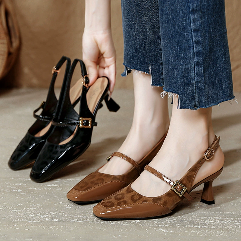 Французские сандалии Баотоу ретро леопардовый принт на каблуках женские каблуки 2025 новые квадратные туфли