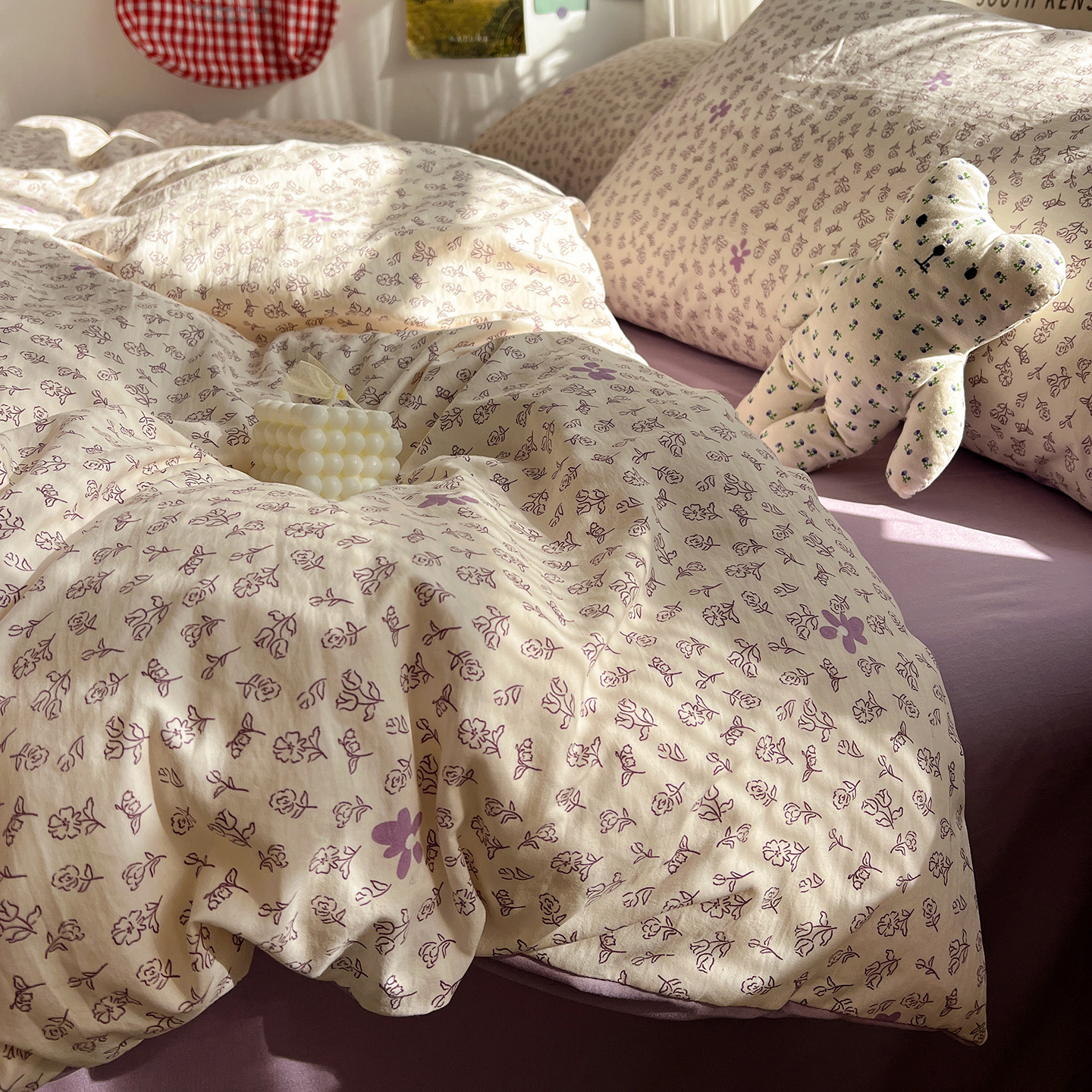 Una clase de cama ultra suave cuatro piezas de grado madre-infantil puede dormir desnudo sábanas cubierta de cama dormitorio de estudiantes tres piezas