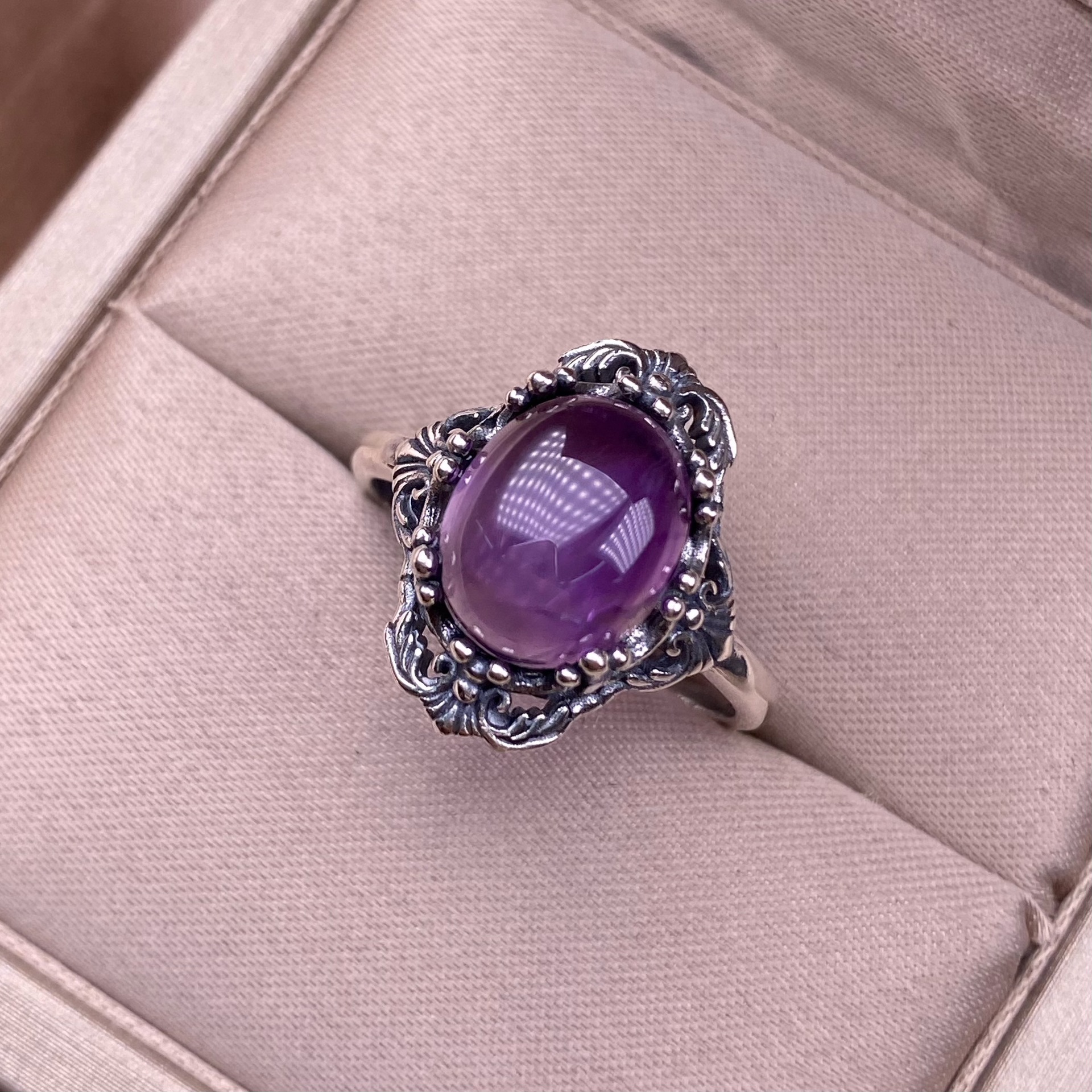 Bague vintage en argent thaï avec améthyste style népalais_voghion.com