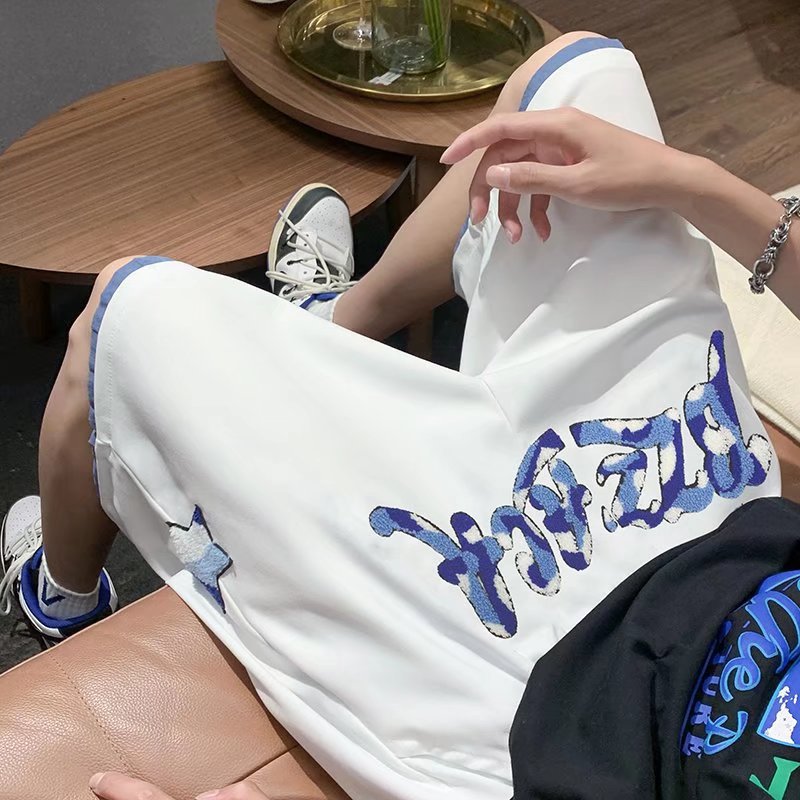 Pantalones cortos casuales de verano sueltos para hombres, marca de moda ins, color sólido, contraste simple, moda, tubo recto, pantalones deportivos de cinco puntos